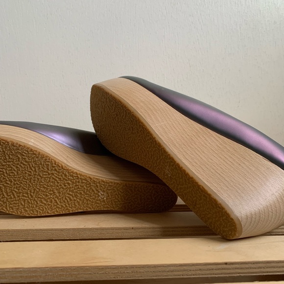 Sydney Brown Clog in Matte Iridescent size 37 EU / 7 US - Picture 3 of 8